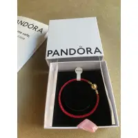 在飛比找蝦皮購物優惠-《全新僅拆封》Pandora 紅色皮革手鏈 17.5cm