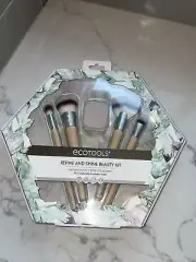 EcoTools 4 Essential Brushes For Daily Beauty