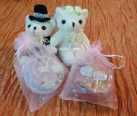 在飛比找Yahoo!奇摩拍賣優惠-醉愛婚禮小物 收納盒 馬口鐵盒 喜糖盒 喜慶用品 結婚禮物 