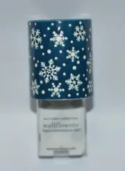 BATH & BODY WORKS BLUE CERAMIC SNOWFLAKES SNOWFALL WALLFLOWER FRAGRANCE PLUG IN