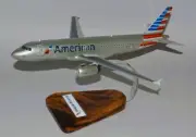 American Airlines Airbus A320-200 New Color Desk Display Model 1/100 SC Airplane