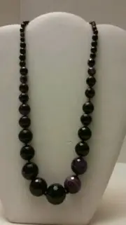 Gorgeous designer purple agate stone short beaded necklace