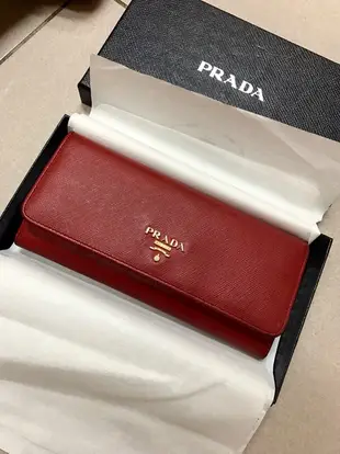 二手 Prada 紅色長夾