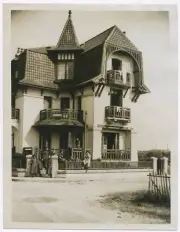 W.A.A.C. BILLETS IN FRANCE. WWI. (8x10 reprint)