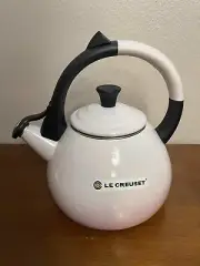 Le Creuset 1.6 Quart Oolong Kettle Tea Water Shell Pink Rare Single Tone