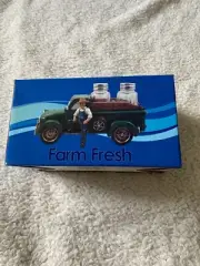 DWK (2011) Farm Fresh Salt & Pepper Shakers