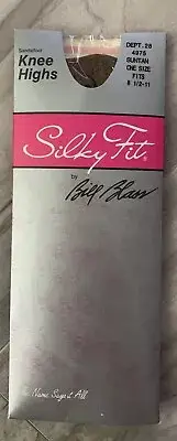 BILL BLASS Silky Fit KNEE HIGH STOCKINGS Suntan Fits 8.5-11 New