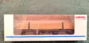 MARKLIN HO 4665 LOG CAR LOADED/SQUARE TIMBER NIB