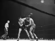 Ray Robinson Boxing Fritzie Zivic 1941 Old Boxing Photo