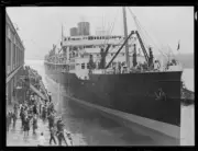 Crowds farewelling the steamer Monawai, Sydney, 11 April 1932 Old Photo