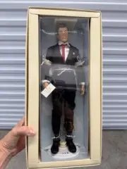THE FRANKLIN MINT DOLL - PRESIDENT JOHN F KENNEDY - PORCELAIN NEW IN BOX!