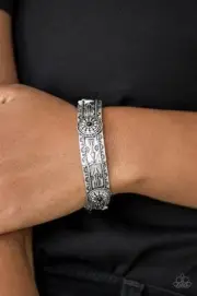 Paparazzi Southern Borders BLACK Bracelet!