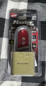 New Master Lock Heavy Duty Outdoor Padlock/ Combination Lock 2" Wide 875DLF