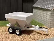 1/64 Custom Fertilizer Spreader 5 Ton