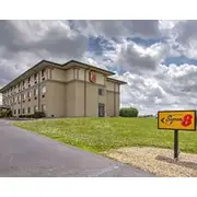 Super 8 by Wyndham Waterloo