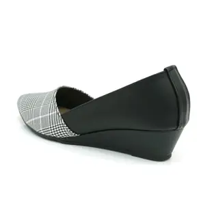 Material瑪特麗歐【全尺碼23-27】包鞋 MIT拼接尖頭楔型包鞋 T72156