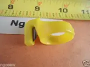 FINGER RING TYPE THREAD YARN STRING CUTTER Sewing Notions Yellow Medium Size