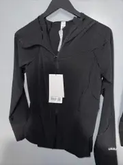 Lululemon Mist Over Windbreaker Jacket Black Light Size 6 LW4BSRS New Authentic