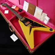 Gibson Custom Shop 1958 Korina Flying V Reissue Black Pickguard Natural