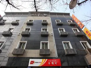 踏十里可汗汽車旅館Khan Motel Dapsimni