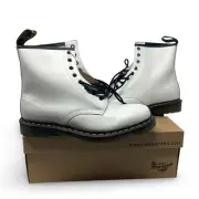 New Dr. Martens 1460 Smooth Leather Lace Up Boots Men size 7 Women 8