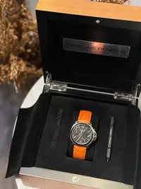 在飛比找Yahoo!奇摩拍賣優惠-☆名品寶庫☆Panerai 沛納海 黑錶面 + 橘色 鱷魚錶