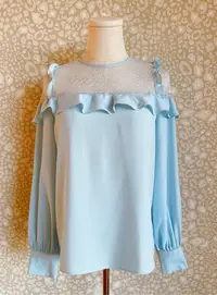 在飛比找Yahoo!奇摩拍賣優惠-［4.7折］安妮的收藏  法國蕾絲 水藍立體抓折美衣