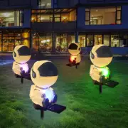 Creative Outdoor Solar Power LED Spaceman Light Garden Yard Landscape Decor Lamp