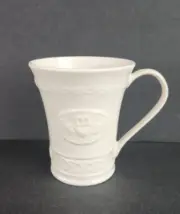 BELLEEK CLADDAGH IRISH PORCELAIN IVORY EMBOSSED 10 OZ COFFEE / TEA MUG 4" NEW