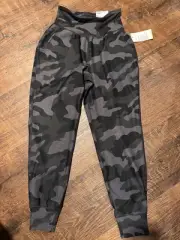 Old Navy Active Powersoft Leggings - Camo Print Size Small