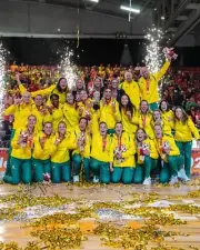 Australian diamonds NETBALL WORLD CHAMPIONSHIP CUP TEAM PLAYER PHOTO