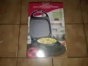 Brentwood 3 in 1 Breakfast Maker Cooker Egg Bites, Omelets, Breakfast Sandwiches