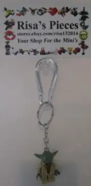LEGO Mini-Figure Carabiner Keychain - Yoda (1 Keychain)