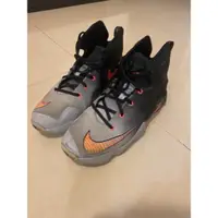 在飛比找蝦皮購物優惠-Nike LBJ 13代 二手 24cm