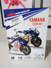 NEW - Valentino Rossi - 2007 Yamaha YZR-M1 MotoGP NewRay Diecast Model Kit 1:12