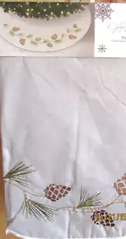 Jaclyn Smith 48" Christmas Tree Skirt Beige Woven Fabric & Pine Cones NIP!