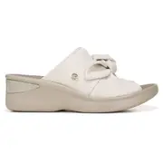Bzees Women s Smile Wedge Cream