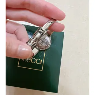 GUCCI 正品 貝殼面優雅小圓錶 1400L 氣質 圓形 銀色 手環錶 Vintage 女錶 古董錶 秀氣 日本 手錶