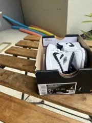 Jordan Retro 1 Mid SE "Reverse Panda" Toddler 5C