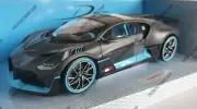 BBURAGO 1:18 Scale - Bugatti Divo in Two Tone Blue and Black - Diecast Model Car