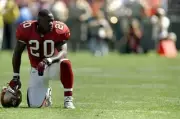 Runningback Garrison Hearst San Francisco 49ers looks on the Atlan- Old Photo