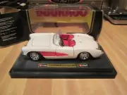 VTG 1994 Bburago 1957 Chevrolet Chevy Corvette 1:24 Diecast Car White/Red NIB 2
