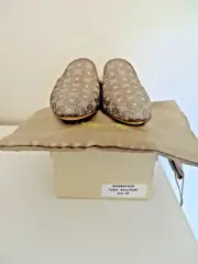 NIB Kevyn Wynn Women’s Gold Brocade Slippers w/Bag Size 9 EU 39 - made in Italy