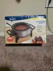Rival Electric FONDUE POT 3 Quart Stainless Steel with 8 Forks Brand New