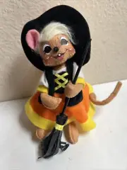 Annalee Doll Halloween Mouse Witch Hat Broom 6” 2012 Plush Decor NWOT