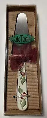 Cute Tools Pie Cake Server with Hand Painted Wooden Handle Kitchen Utensil NOS