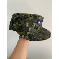 在飛比找蝦皮購物優惠-近全新 軍用硬帽 數位迷彩小帽 帥氣休閒帽 軍帽