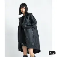 在飛比找momo購物網優惠-【KIU】空氣感雨衣 時尚防水風衣 男女適用(116900 