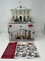 St Nicholas Square 2018 Natural History Museum Prehistoric Exhibit W/Dinnosaur