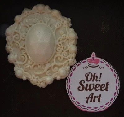 1 Edible Ivory sugar Kendall's Brooch wedding cake decoration, cupcake toppers